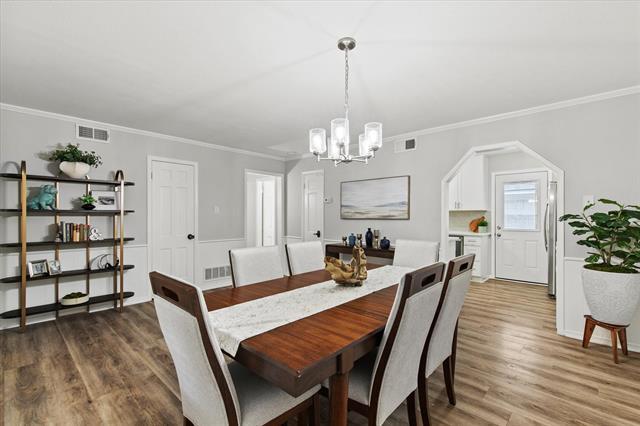 Building Photo - 10023 Olmos Dr