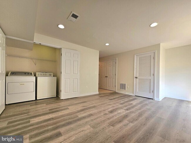 Building Photo - 15328 Elizabeth Burbage Loop