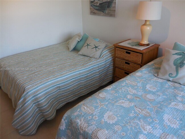 Building Photo - 5151 Collins Ave