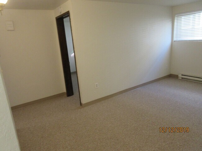Building Photo - (907) Bluewood Apartments - 1 Bedroom / 1 Bath