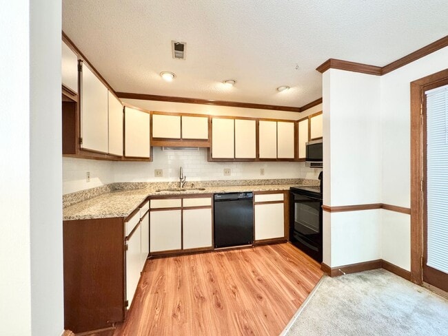 Building Photo - 2 Bedroom Townhome in Homeplace at Adams Farm