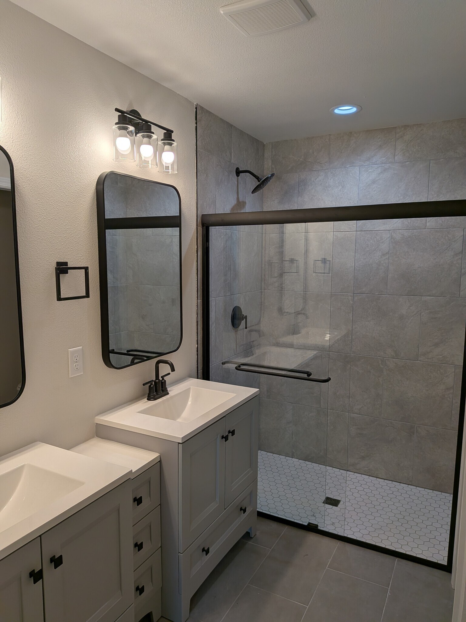 Building Photo - 7352 Quarry St