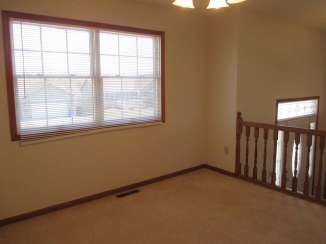 Building Photo - Great Corner Lot
