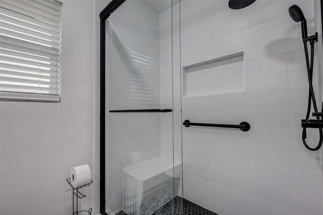 Building Photo - 3263 Bilglade Rd