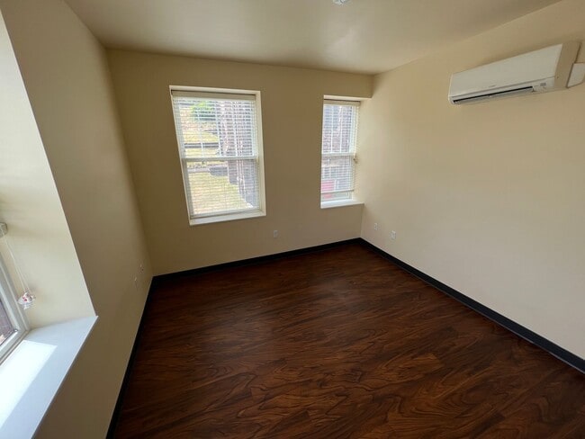 Building Photo - Eisenberg Apartments