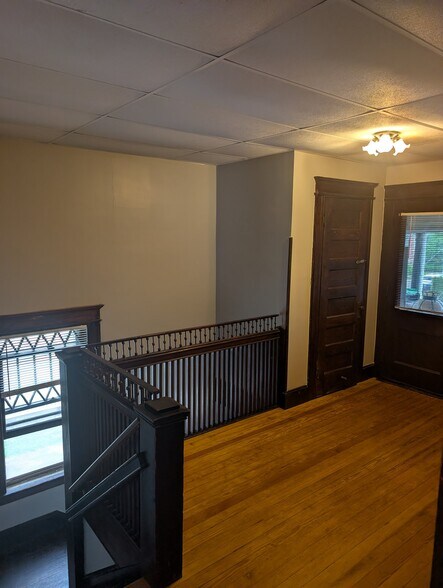Building Photo - 168 Minerva St