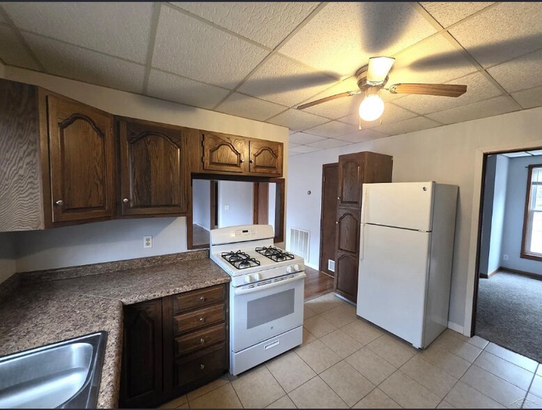 Building Photo - 3232 Court St