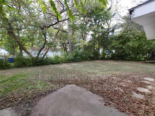 Building Photo - 12257 Vaughan St