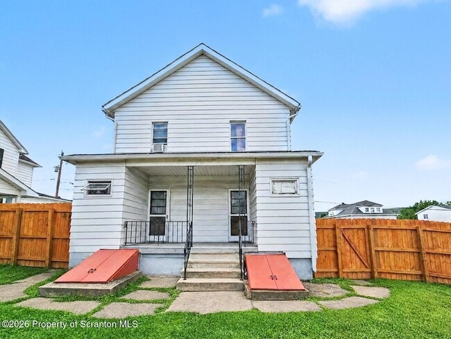 Building Photo - 176 Cherry St