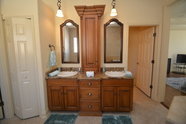 Building Photo - 58 Ocean St