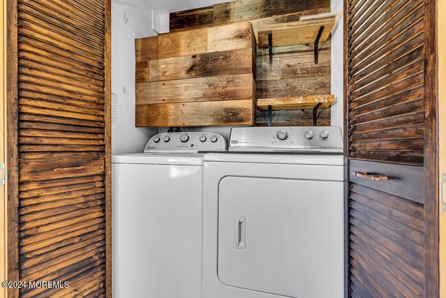 Building Photo - 105 Longfellow Ave