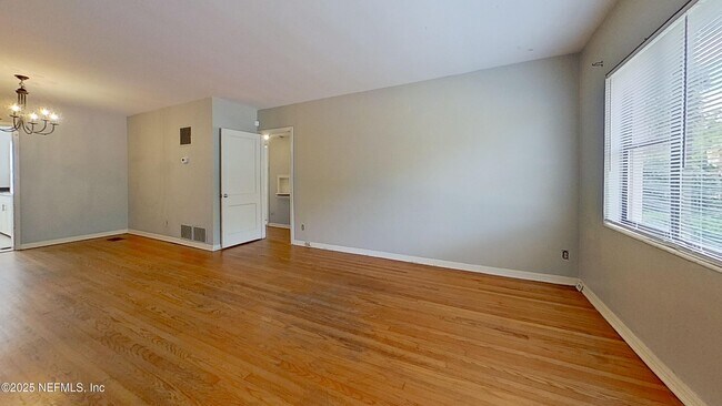 Building Photo - 1234 Lasalle St