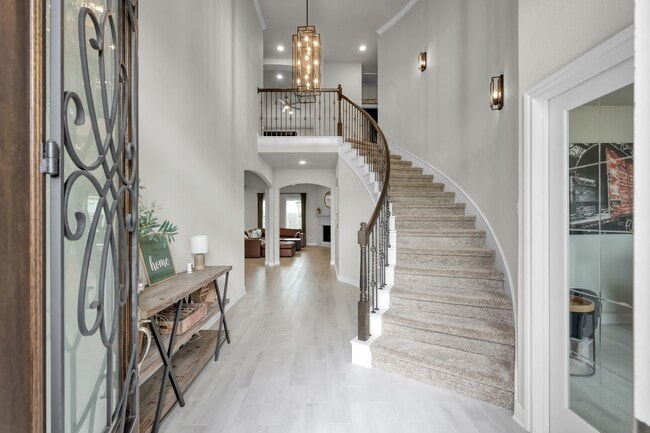 Building Photo - 241 Bright Blf Cir