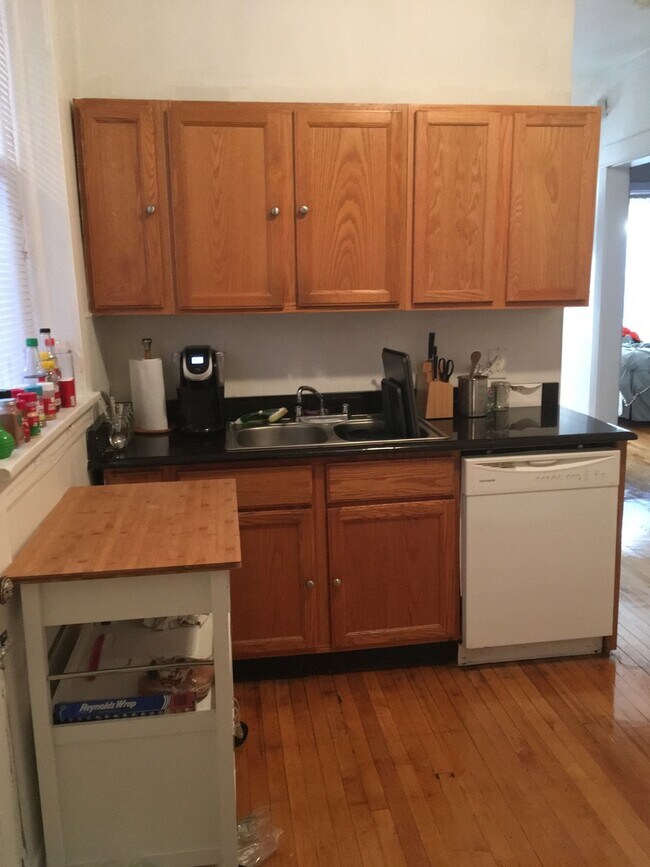 Building Photo - 1959 W Farragut Ave