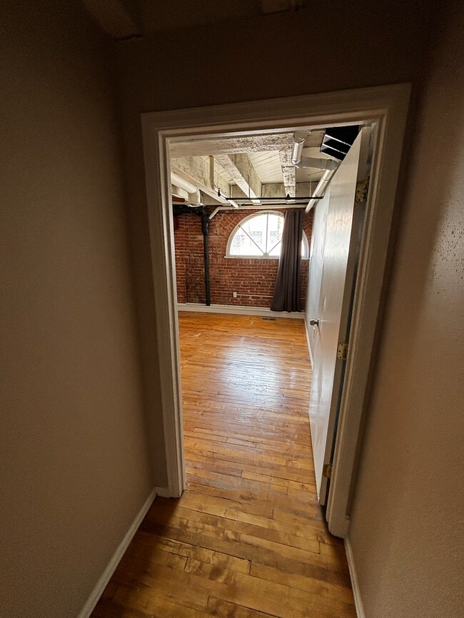 Building Photo - Charming Loft-Style Condo Near Pueblo Riverwalk. 50% OFF FIRST MONTH'S RENT