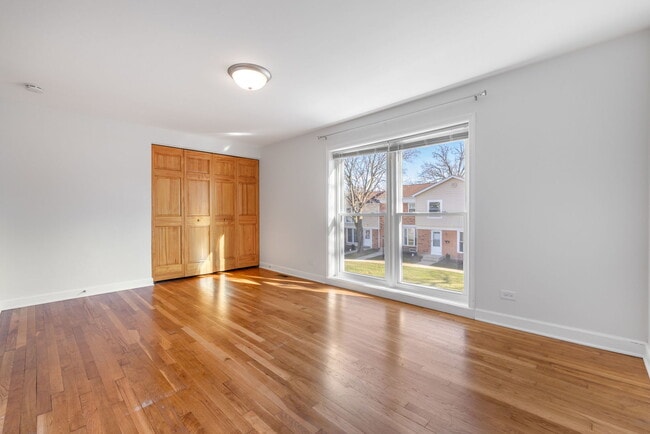 Building Photo - 3065 Kingston Ct