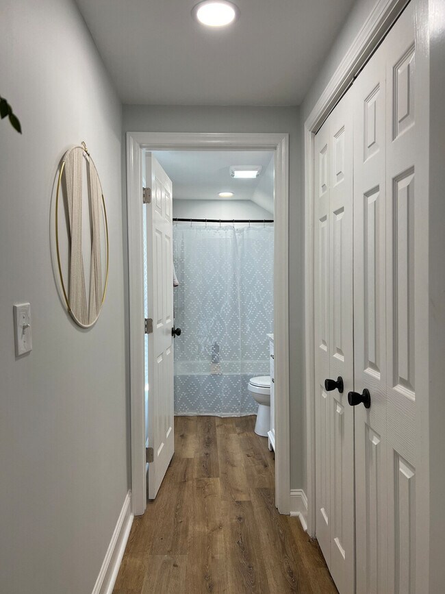 Building Photo - 24 Seth St