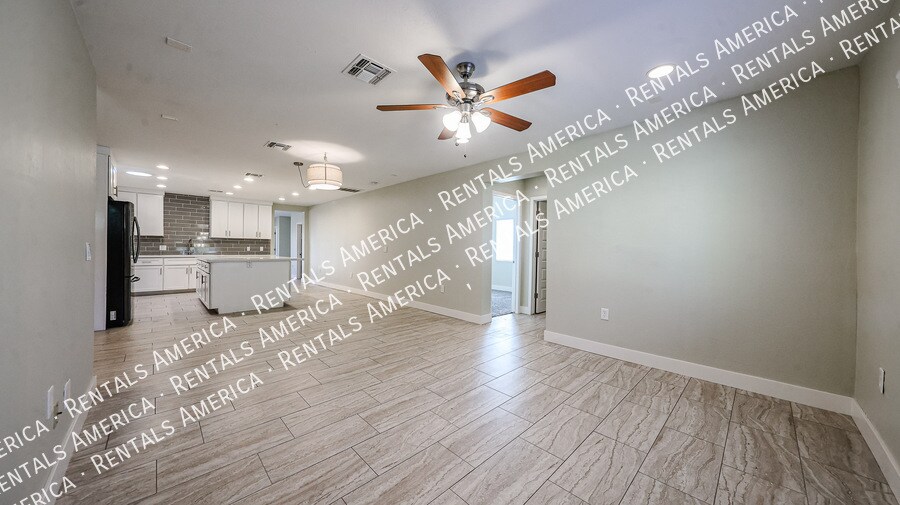 Building Photo - 3113 N 28th St