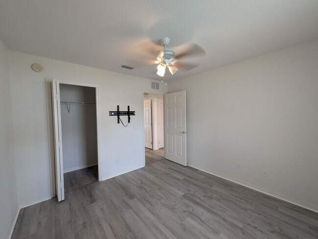 Building Photo - Lovely 3/2/2 Citrus Springs home with Hot Tub