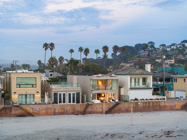 Building Photo - 2606 Ocean Front