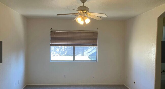Building Photo - 978 E Monteleone St