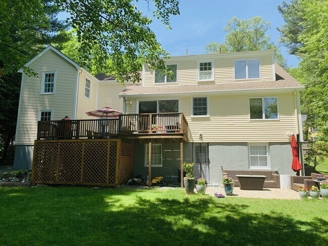 Building Photo - 145 Concord Rd