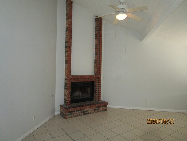 Building Photo - 11382 Lake Erie Dr