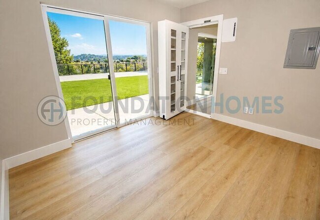 Building Photo - 124 Esmeyer Dr