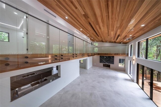 Building Photo - 6525 SW 133rd Dr