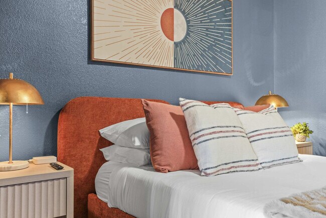 Building Photo - 924 Capital St