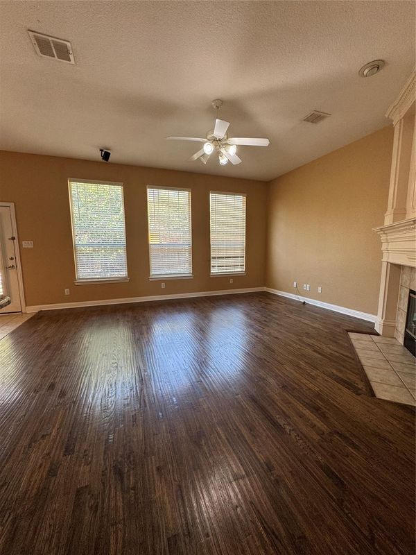 Building Photo - 9101 Forest Hills Dr