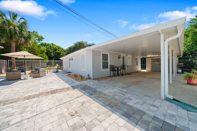 Building Photo - 505 Anemone St