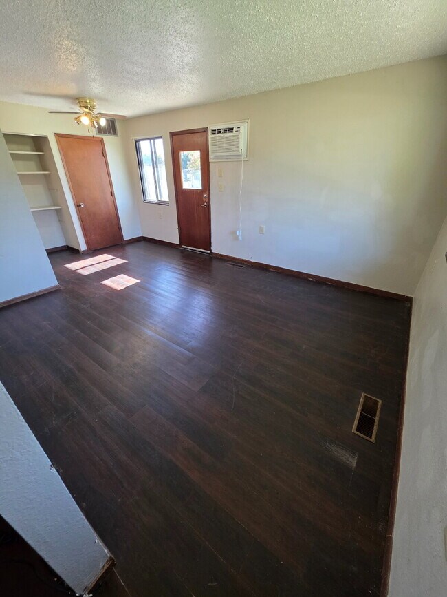 Building Photo - *WINTER MOVE-IN SPECIAL*
1 Bedroom | 1 Bat...