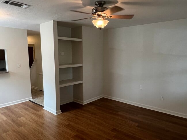 Building Photo - 301 W Clifton Ave
