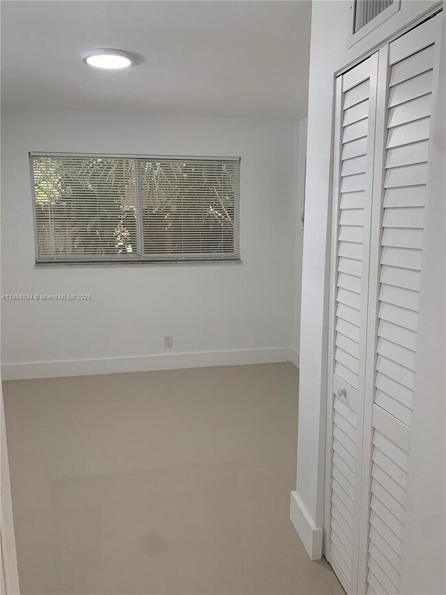 Building Photo - 2109 N 17th Ct