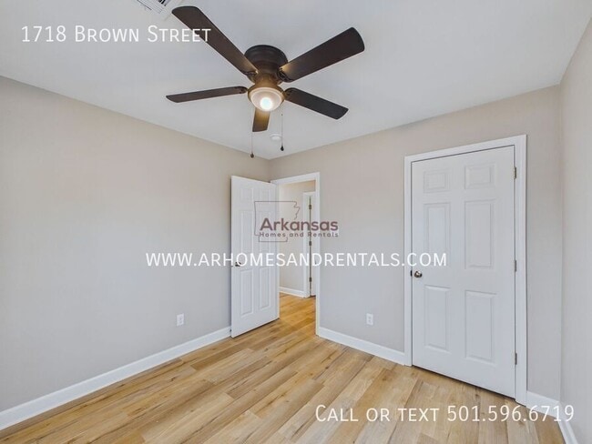 Building Photo - 1718 Brown St