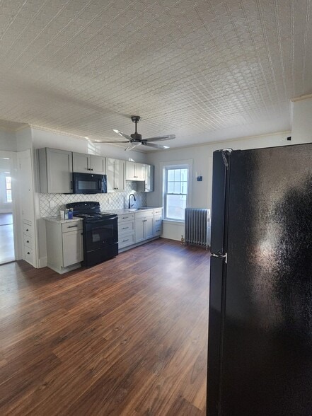 Building Photo - 135 Myrtle St