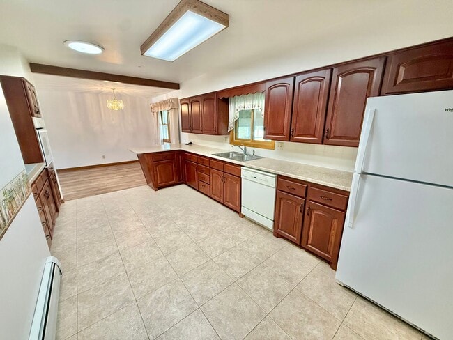 Building Photo - 4 Bedroom - 2 Bath Ranch Style Home with 2 car attached garage in Loveland, Colorado