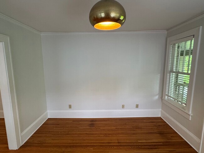 Building Photo - 526 Oakland Ave