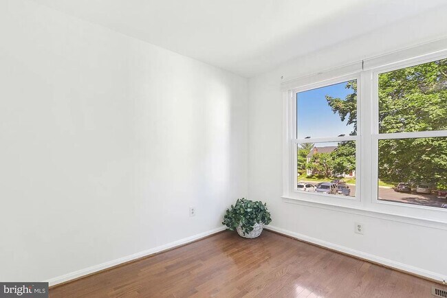 Building Photo - 10606 Tuppence Ct