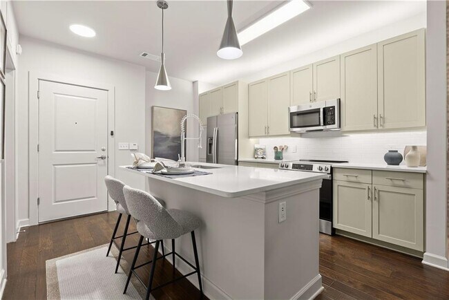 Building Photo - 2420 Peachtree Rd