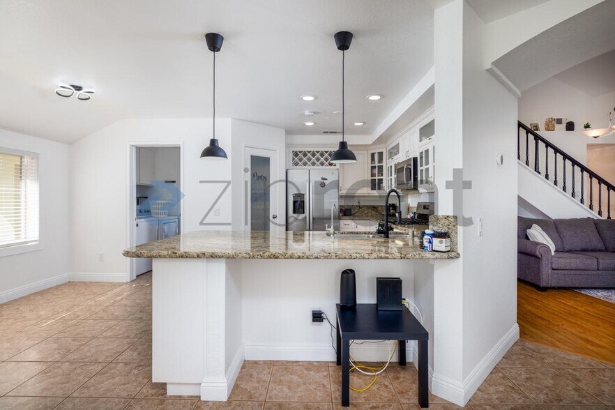 Building Photo - 28207 Ajilwood Ct