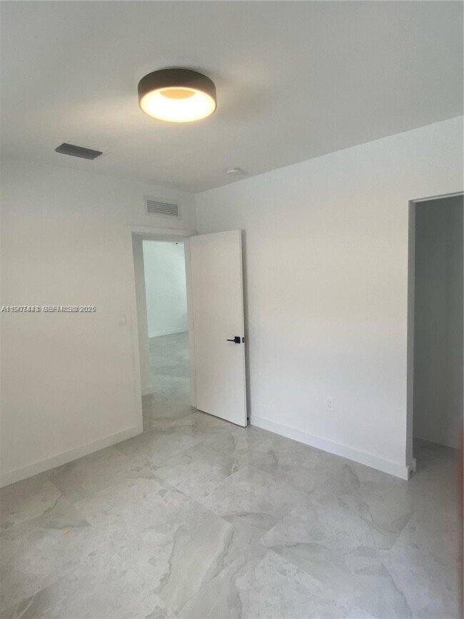 Building Photo - 4992 NW 18th Ave