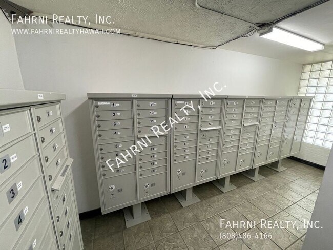 Building Photo - 2509 Ala Wai Blvd