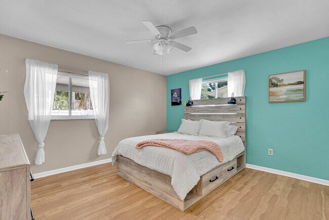 Building Photo - 897 Imperial Dr