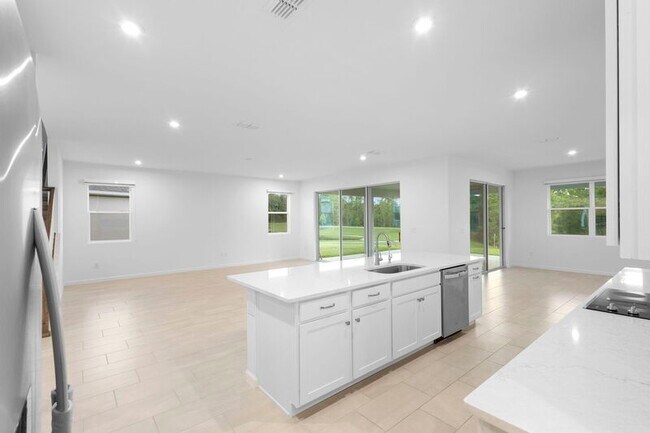 Building Photo - 13053 Pergola Ave