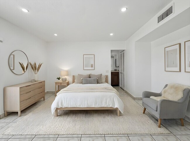 Building Photo - 8401 SW 107th Ave