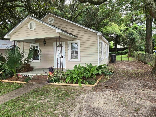 Primary Photo - 1314 N Bronough St