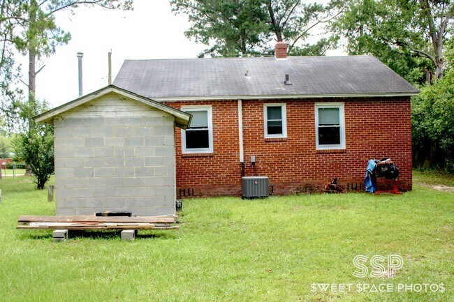 Building Photo - 1875 House