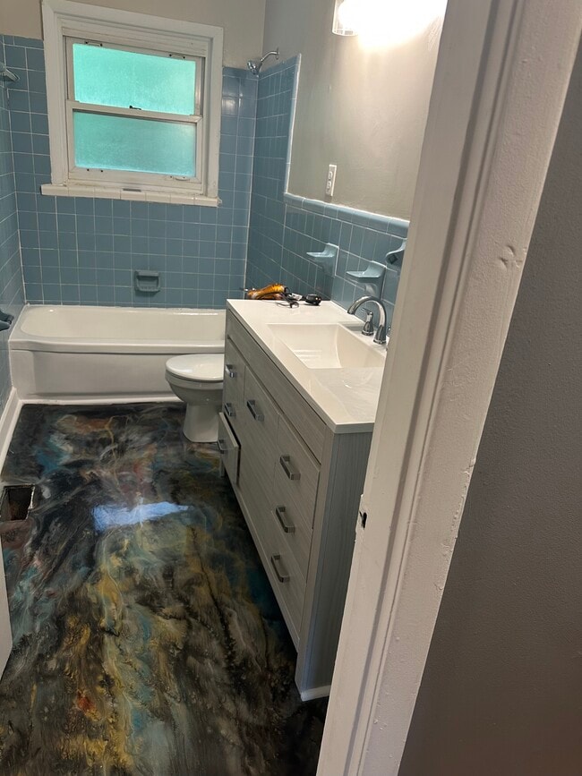 Building Photo - 3429 Highgate Rd